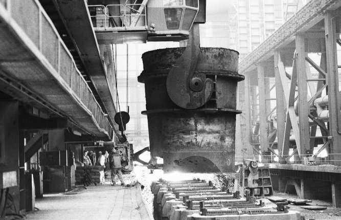 40 lat temu po raz pierwszy popłynęła surówka. Fot. ArcelorMittal Poland
